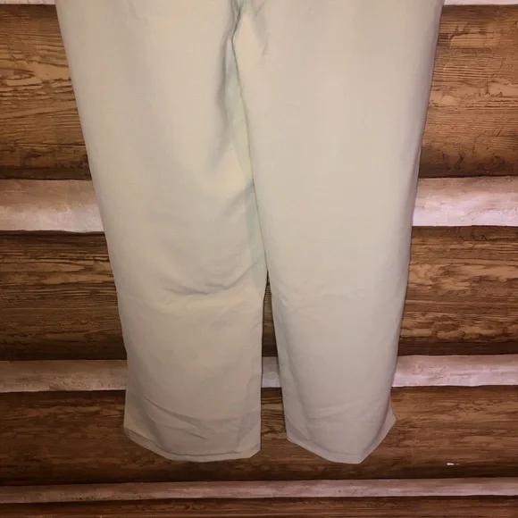 ๐ Princess Polly Astrid Pants in Sage - Picture 9 of 16